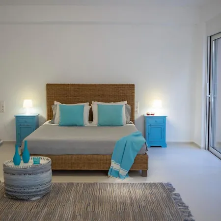 Arkoudaki Luxurious Escape With Infinity Pool & Sea Access *