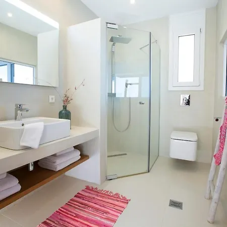 Arkoudaki Luxurious Escape With Infinity Pool & Sea Access 빌라