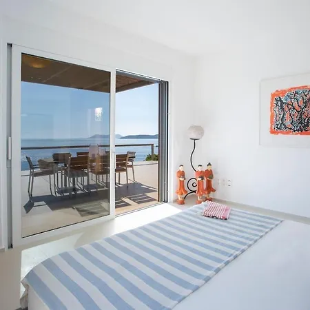 빌라 Arkoudaki Luxurious Escape With Infinity Pool & Sea Access