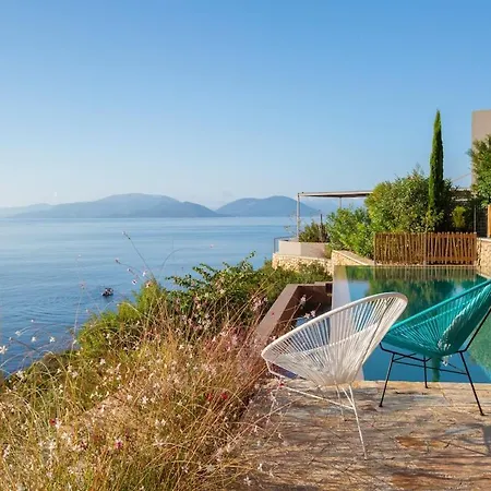 Arkoudaki Luxurious Escape With Infinity Pool & Sea Access *