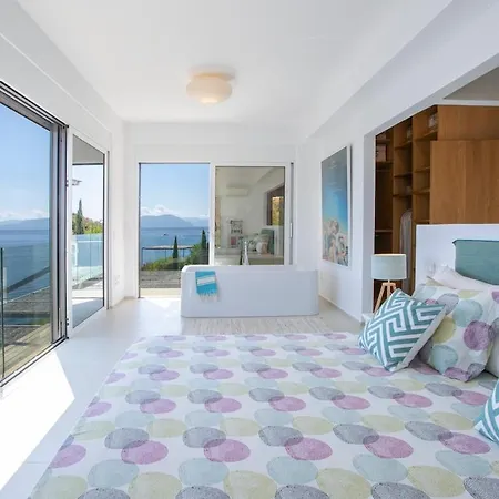 빌라 Arkoudaki Luxurious Escape With Infinity Pool & Sea Access *