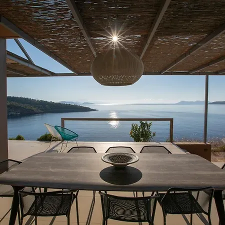 Arkoudaki Luxurious Escape With Infinity Pool & Sea Access 빌라 Evgiros