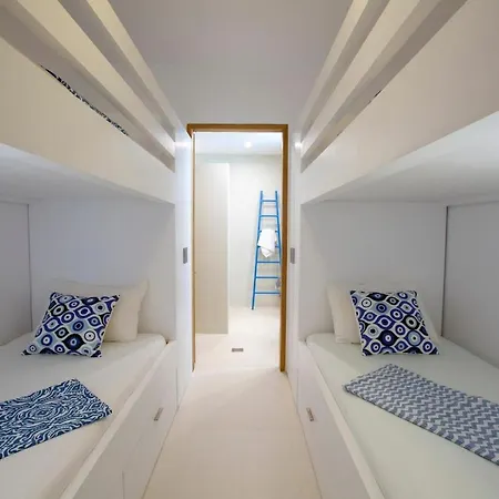 Arkoudaki Luxurious Escape With Infinity Pool & Sea Access 빌라 Evgiros