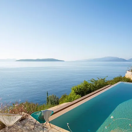 Arkoudaki Luxurious Escape With Infinity Pool & Sea Access Луксозна вила