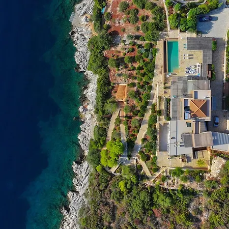 Arkoudaki Luxurious Escape With Infinity Pool & Sea Access Луксозна вила Evgiros