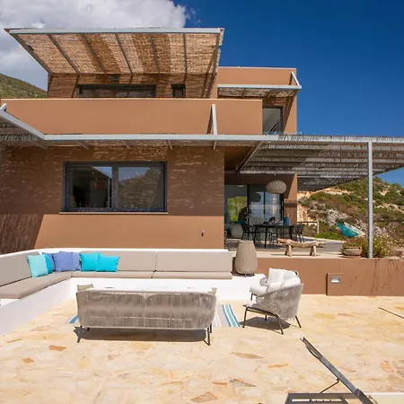 Луксозна вила Arkoudaki Luxurious Escape With Infinity Pool & Sea Access *