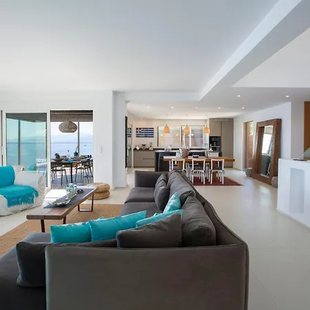 Луксозна вила Arkoudaki Luxurious Escape With Infinity Pool & Sea Access *