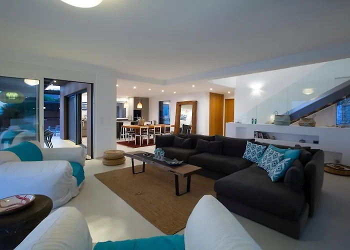 Seafront Arkoudaki Villa