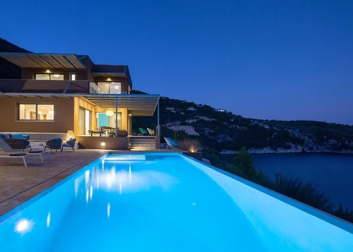 Seafront Arkoudaki Villa