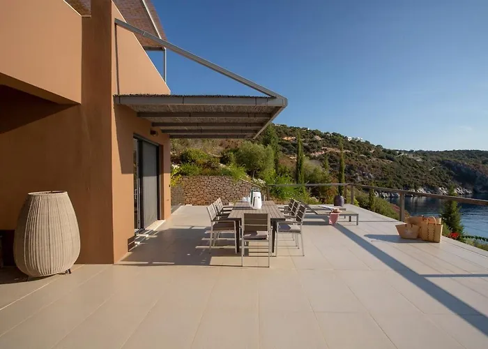 Seafront Arkoudaki Villa Evgiros