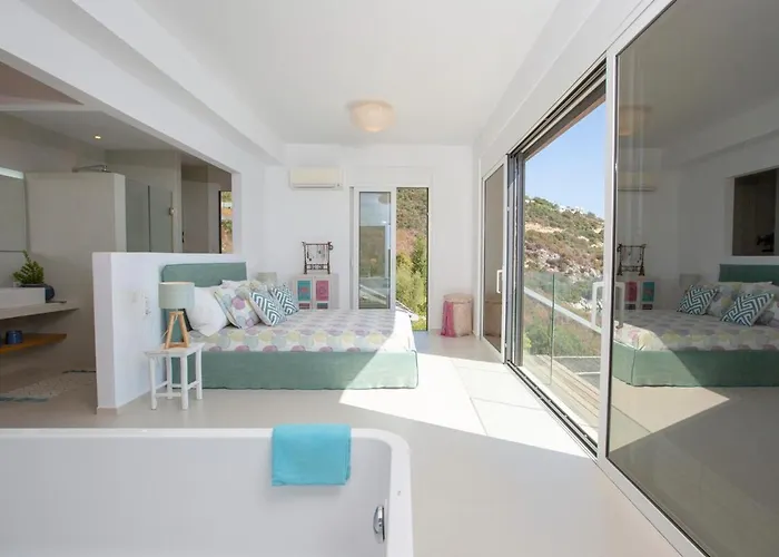 Seafront Arkoudaki Evgiros