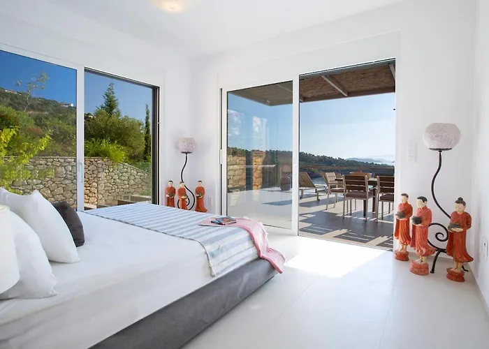 Seafront Arkoudaki Evgiros