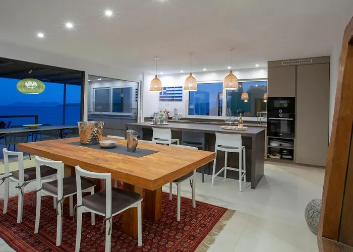 Seafront Arkoudaki Villa Evgiros