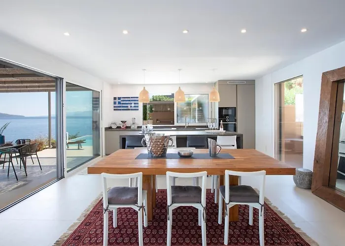 Seafront Arkoudaki Villa